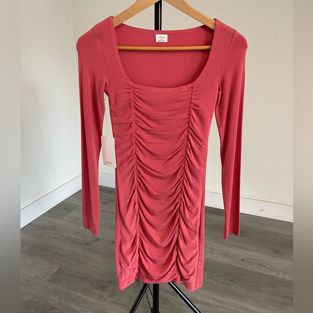 Aritzia Wilfred Body Con Ruched Long Sleeve Dress Soft Stretch